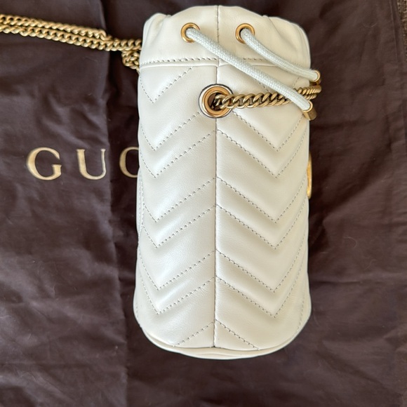 Gucci GG Marmont Mini Bucket bag - Picture 8 of 11